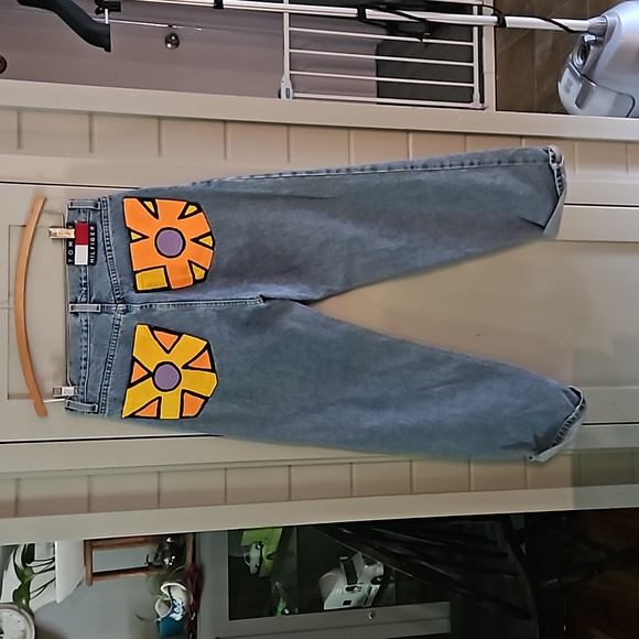 Vintage Tommy Hilfiger hand painted ONE OF A KIND MOM jeans sz 31 - Picture 1 of 5